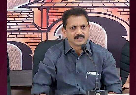 കാഷായ വസ്ത്രം ധരിച്ചവര്‍ക്കൊക്കെ കുമ്മനവുമായി ബന്ധമുണ്ടെന്ന വാദം അപഹാസ്യമെന്ന് കെ.സുരേന്ദ്രന്‍