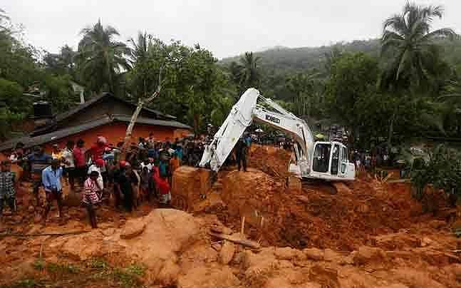 ശ്രീലങ്കയില്‍ കാലവര്‍ഷം ദുരന്തം വിതയ്ക്കുന്നു; സഹായവുമായി ഇന്ത്യന്‍ കപ്പലുകള്‍ കൊളംബോ തീരത്തേക്ക്