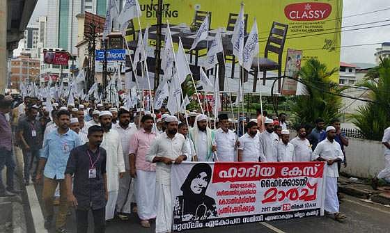 എറണാകുളം ജില്ലയില്‍ മുസ്‌ലിം ഏകോപന സമിതിയുടെ ഹര്‍ത്താല്‍ആരംഭിച്ചു 