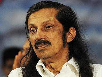 ആ 25,000 രൂപയും വക്കീല്‍ ഫീസും ഉപദേശികളില്‍ നിന്ന് വസൂലാക്കണം: പന്ന്യന്‍ രവീന്ദ്രന്‍ 