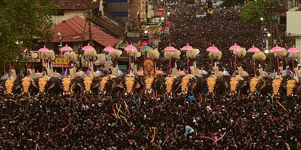 തൃശൂര്‍ പൂരത്തിന്റെ ഈ കാഴ്ചകള്‍ നിങ്ങള്‍ കണ്ടിട്ടുണ്ടാവില്ല; 56 സെക്കന്‍ഡിലുള്ള കിടിലന്‍ കാഴ്ച