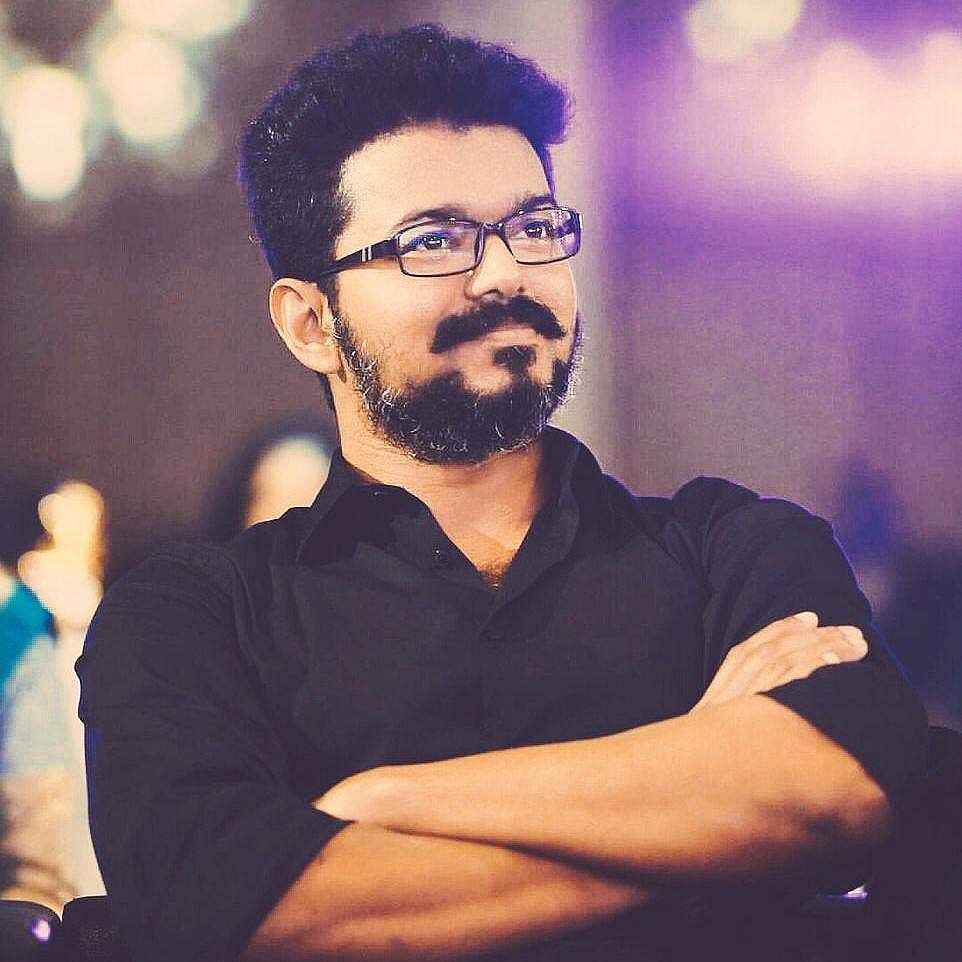 ആദ്യം കര്ഷകരുടെ പ്രശ്നങ്ങള് പരിഹരിക്കൂ, പിന്നെയാകാം വികസനം:വിജയ്