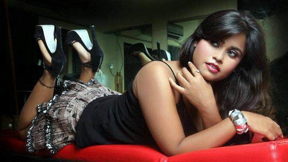 നടി അഞ്ജലി ശ്രീവാസ്തവ വീട്ടില്‍ മരിച്ച നിലയില്‍