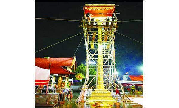ശബരിമലയിലെ സ്വര്‍ണകൊടിമരം കേടുവരുത്തി; ആരോ മനപൂര്‍വം ചെയ്ത ചതിയെന്ന് ദേവസ്വംമന്ത്രി