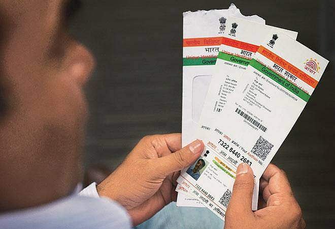 ആധാര്‍ മുറുക്കി കേന്ദ്രം: ആധാറുമായി ബന്ധിപ്പിച്ചില്ലെങ്കില്‍ മൊബൈല്‍ നമ്പര്‍ പോകും