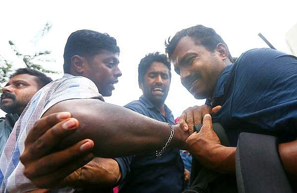 സിപിഎം പ്രവര്‍ത്തകര്‍ ദ ന്യൂ ഇന്ത്യന്‍ എക്‌സ്പ്രസ് ഫോട്ടോഗ്രാഫറുടെ ക്യാമറ അടിച്ചുതകര്‍ത്തു; മൂന്ന് ഫോട്ടോഗ്രാഫര്‍മാരെ മര്‍ദ്ദിച്ചു
