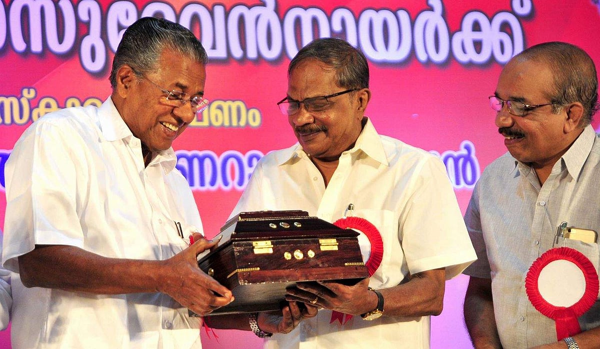 എംടിക്ക് പിറന്നാള്‍ ആശംസകളുമായി മുഖ്യമന്ത്രി പിണറായി വിജയന്‍