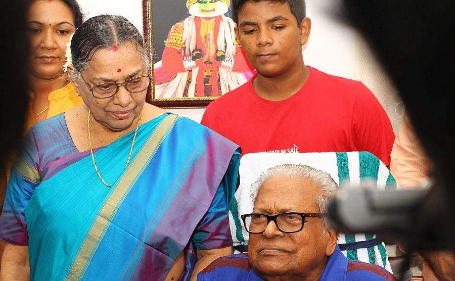 സഖാവിനും പത്‌നിക്കും ഇന്ന് അന്‍പതാം വിവാഹ വാര്‍ഷികം