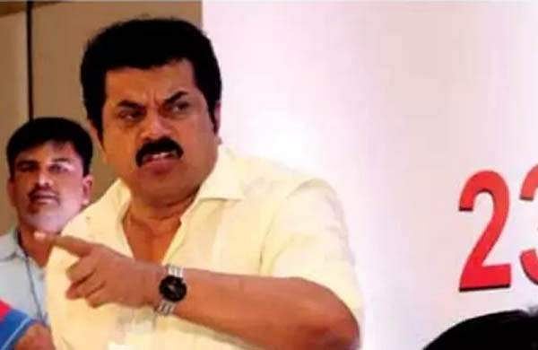 അങ്ങനെയങ്ങു പോയാലോ എന്നു പറഞ്ഞുള്ള ചോദ്യമാണ് പ്രകോപിപ്പിച്ചതെന്ന് മുകേഷ്