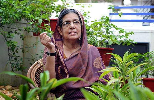ഗാന്ധിയുടെ സ്മരണ പേറുന്ന ഖാദി പര്ദ പ്രചരിപ്പിക്കുന്നതെന്തിന്? വിപി സുഹറ; മുഖ്യമന്ത്രിക്കു പരാതി