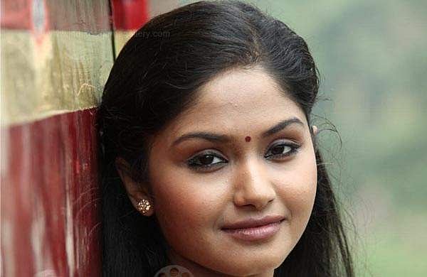 ശ്രിതയുടെ മൊഴിയെടുത്തു, നടിയുമായി സൗഹൃദം, ദിലീപുമായി പരിചയമില്ലെന്ന് ശ്രിത