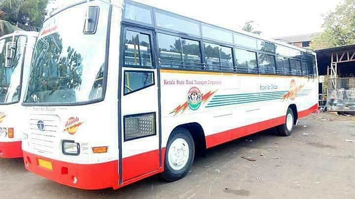 വടിവാള്‍ കാട്ടി കെഎസ്ആര്‍ടിസി യാത്രക്കാരെ കൊള്ളയടിച്ചു പണവും സ്വര്‍ണവും കവര്‍ന്നു