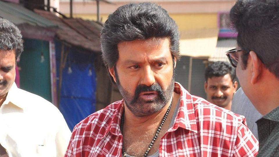 സെറ്റില് വെച്ച് അസിസ്റ്റന്റിന്റെ മുഖത്തടിച്ച് തെലുങ്ക് നടന്: വീഡിയോ വൈറലായി