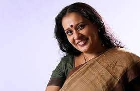വെരിഫൈ ചെയ്ത ഫേസ്ബുക്ക് അക്കൗണ്ട് പാര്‍വ്വതി ഒഴിവാക്കി: അഡ്മിന്‍ സരിതയുടെ പോസ്റ്റ് ഷെയര്‍ ചെയ്തതാണ് കാരണം