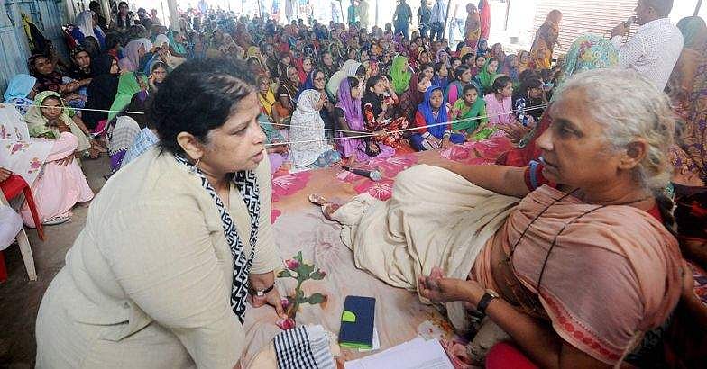 നര്‍മ്മദ: വിധിയില്‍ ഇടപെടില്ലെന്ന് കോടതി; മേധാ പട്കര്‍ ആശുപത്രിയില്‍ നിരാഹാരം തുടരും
