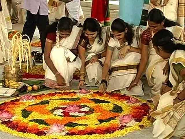 ഓണാഘോഷത്തിന് കേരളീയ വേഷം ധരിച്ചെത്തിയ വിദ്യാര്‍ഥികളെവെയിലത്ത് നിര്‍ത്തി ശിക്ഷ