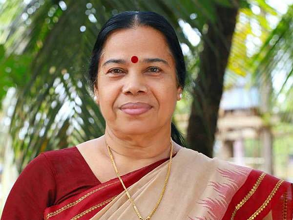 വേട്ടയാടിയത് 15 വര്‍ഷം; മരണാസന്നയായിക്കിടന്ന പെണ്‍കുട്ടിയെ കാണാന്‍പോയ ഒറ്റക്കാരണത്താല്‍ ചാര്‍ത്തി കിട്ടിയ വലിയ പദവിയായിരുന്നു 'വിഐപി'യെന്ന് പികെ ശ്രീമതി