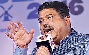 ഇന്ധനവില കുറയും, എന്നാല്‍ നികുതിയിളവ് പ്രതീക്ഷിക്കരുതെന്ന് പെട്രോളിയം മന്ത്രി