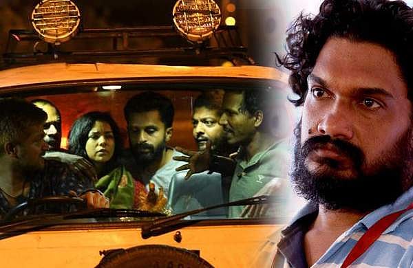 സെക്‌സി ദുര്‍ഗയ്ക്ക് ലഭിച്ച പുരസ്‌കാരങ്ങള്‍ ഉയര്‍ത്തിപ്പിടിച്ച് ചലച്ചിത്ര അക്കാദമിക്ക് മുന്നില്‍ കുത്തിയിരിപ്പ് സമരം നടത്തും: സനല്‍കുമാര്‍ ശശിധരന്‍