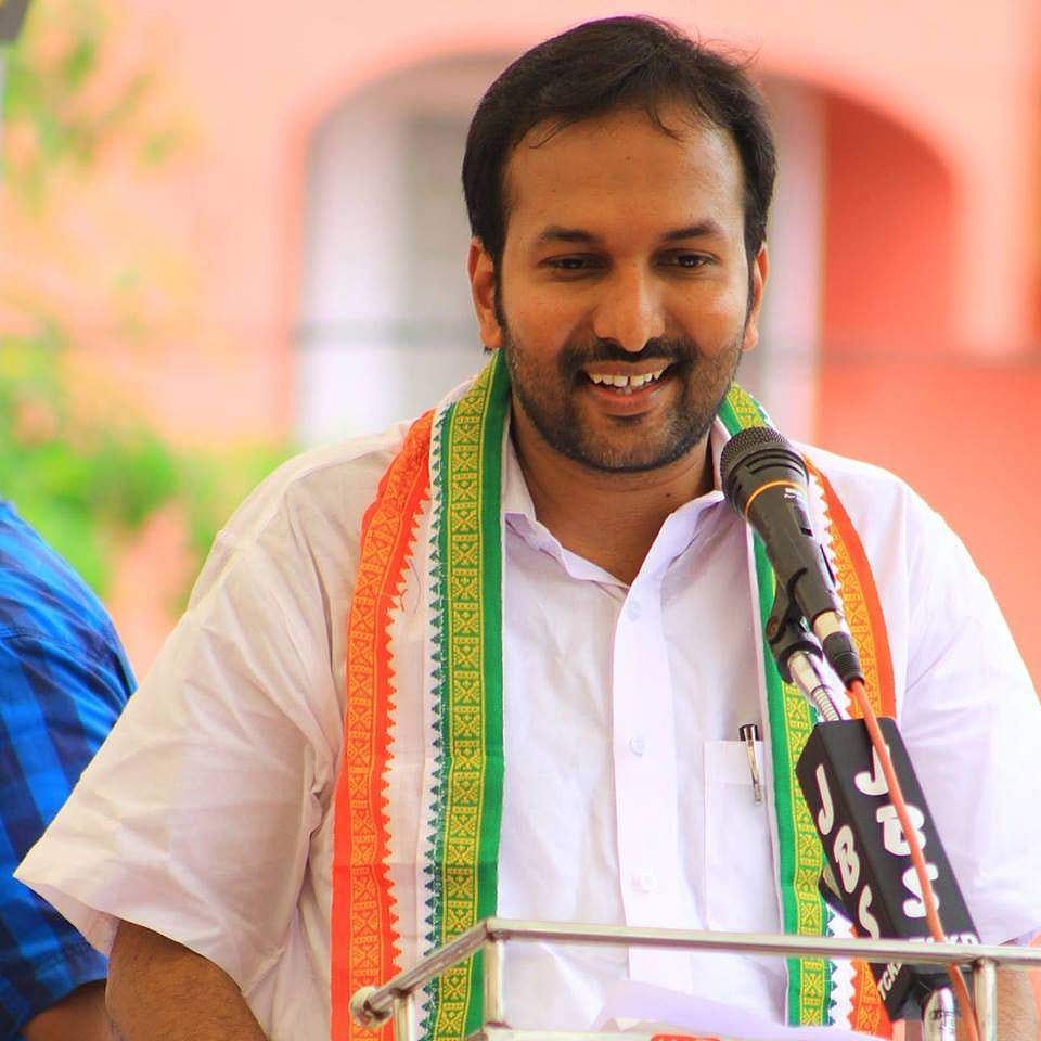 ഈട കോടിയേരിയും കുമ്മനവും ഒരുമിച്ചിരുന്നു കാണണം: പിസി വിഷ്ണുനാഥ്‌