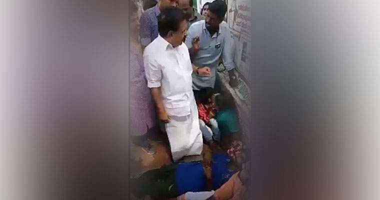 ചെന്നിത്തലയ്ക്കെതിരെ പ്രതിഷേധം ഉയര്ത്തിയവന് സിപിഎമ്മുകാരനല്ല; കോണ്ഗ്രസിന്റെ സജീവ പ്രവര്ത്തകന്
