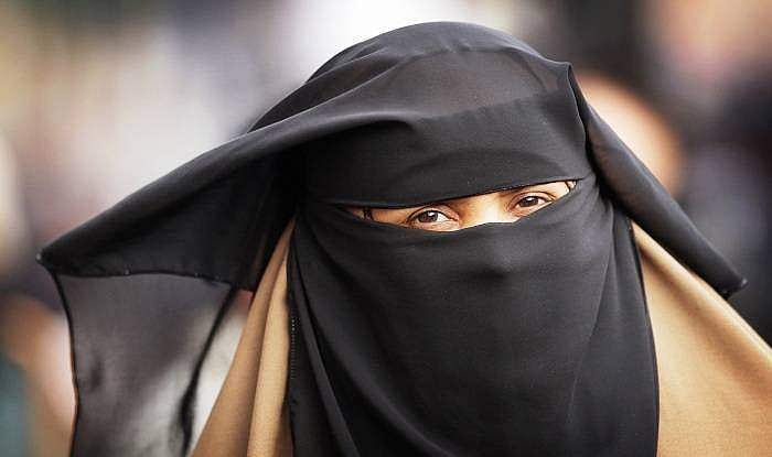 സ്ത്രീധനം നല്‍കാനായില്ല ; തലാഖ് ചൊല്ലിയശേഷം യുവതിയെ ടെറസ്സില്‍ നിന്നും തള്ളിയിട്ടു