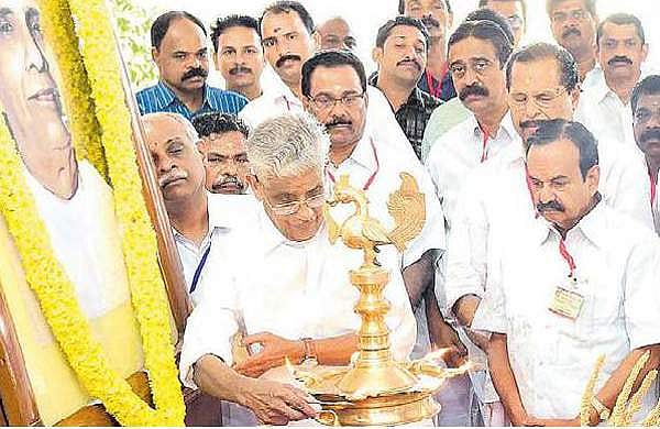 ഹിന്ദുക്കളുടെ പേരില്‍ അധികാരത്തിലേറിയവര്‍ സമുദായത്തിലെ പാവപ്പെട്ടവരെ തിരിഞ്ഞുനോക്കുന്നില്ലെന്ന് എന്‍എസ്എസ്