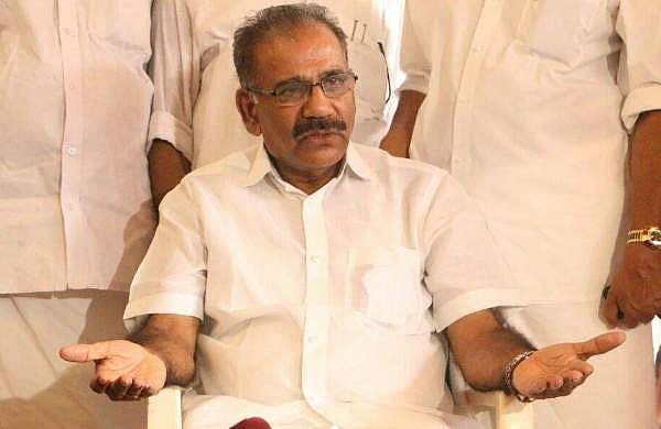 "അവസാനത്തെ ഹര്‍ജിയില്‍ അസ്വാഭാവികതയുണ്ട്" : ഫോണ്‍ കെണി കേസിലെ സ്വകാര്യ ഹര്‍ജിയില്‍ സംശയം പ്രകടിപ്പിച്ച് എകെ ശശീന്ദ്രന്‍