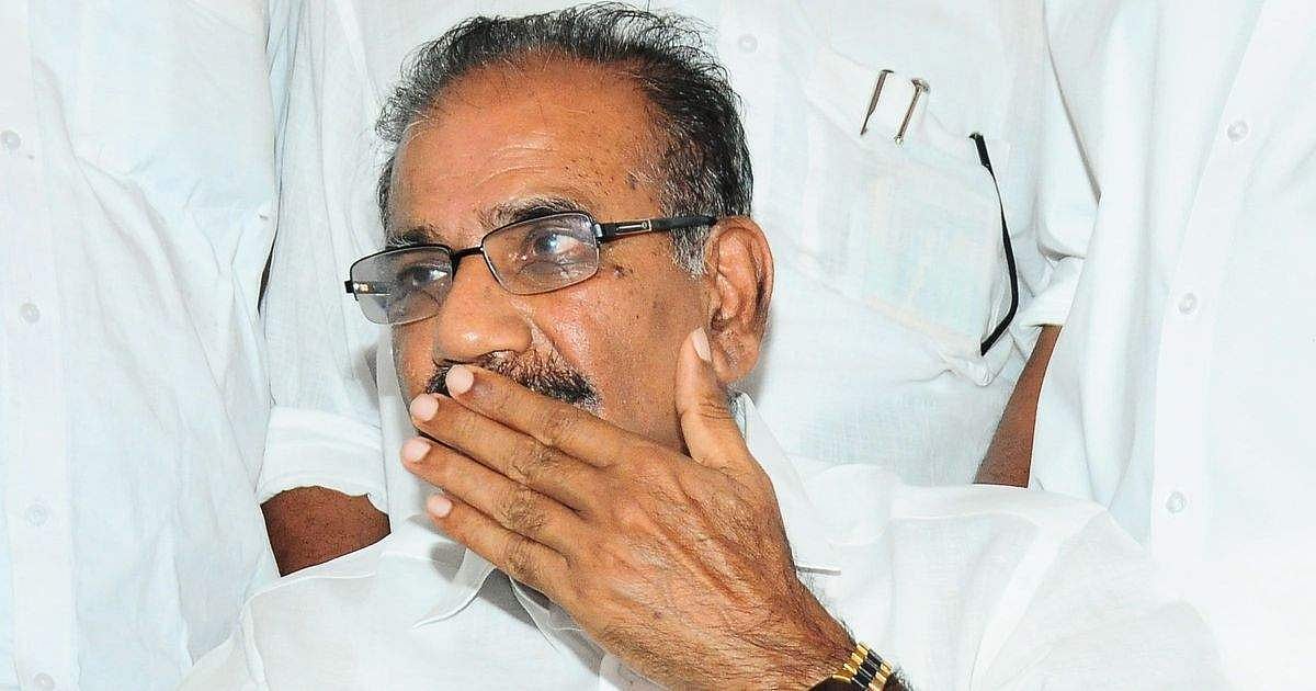 ശശീന്ദ്രന് തിരിച്ചടി; ഫോണ്‍ കെണി കേസ് പിന്‍വലിക്കണമെന്ന ഹര്‍ജി യുവതി പിന്‍വലിച്ചു