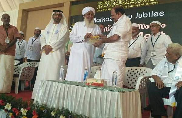 മര്‍കസ് സമ്മേളനത്തില്‍ പങ്കെടുക്കണോ, വേണ്ടയോ എന്ന തര്‍ക്കമുയര്‍ത്തി കാന്തപുരത്തെ ഒറ്റപ്പെടുത്താമെന്ന് കരുതേണ്ട : കോടിയേരി ബാലകൃഷ്ണന്‍ 