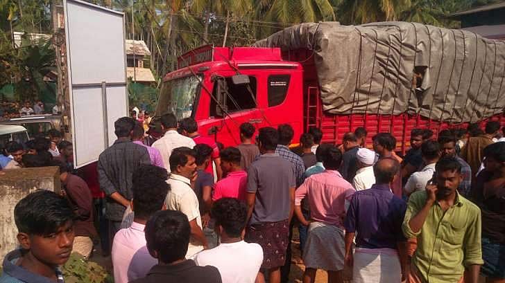 വഴിക്കടവ് ദുരന്തം : അപകട കാരണം ഡ്രൈവര്‍ക്ക് പക്ഷാഘാതമുണ്ടായത് ? ; ഡ്രൈവര്‍ തളര്‍ന്ന നിലയില്‍