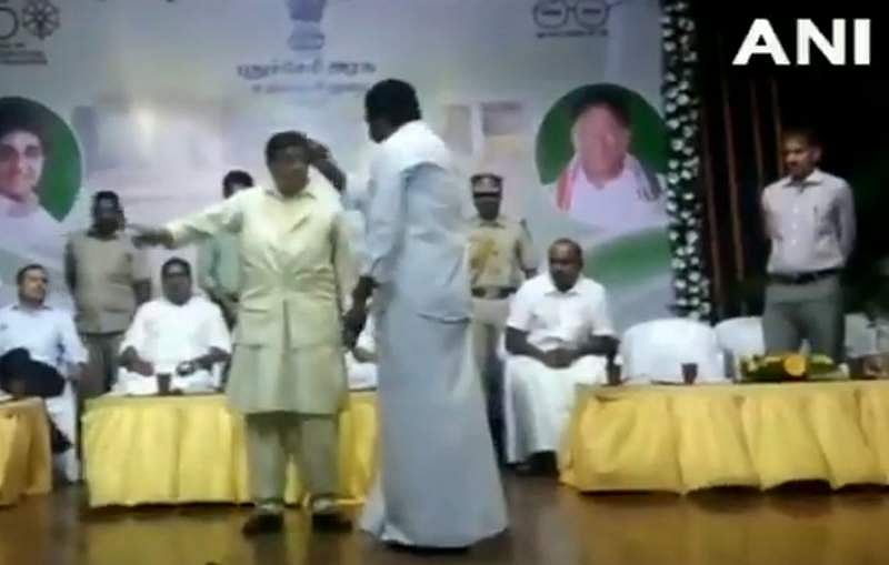 എംഎല്എയുടെ പ്രസംഗം നീണ്ടു ; കലി പൂണ്ട് ഗവര്ണര്, വേദിയില് വാക് പോര് ( വീഡിയോ )