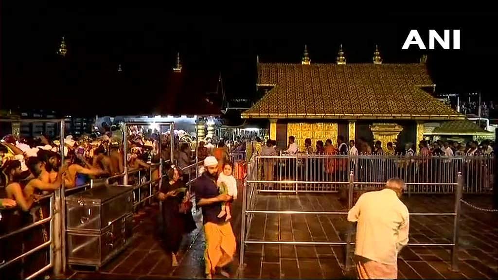 ശബരിമല ശ്രീകോവിലിലെ വീഡിയോ പുറത്ത് ; അന്വേഷണം