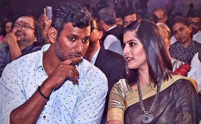ഇനിയും വൈകിയാല്‍ പെണ്ണ് കിട്ടില്ല; വിശാലിന് വരലക്ഷ്മിയുടെ മറുപടി; കെട്ടിടം  പൂര്‍ത്തിയാകട്ടെയെന്ന് വിശാല്‍