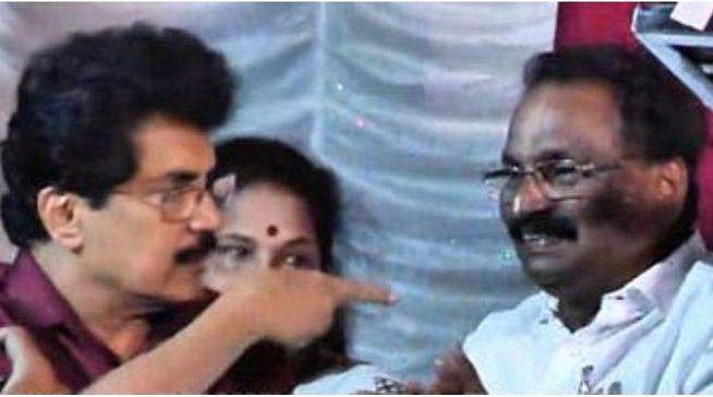 'മറ്റേ പ്രശ്‌നം' ഒന്നുമല്ലെന്ന് എ കെ ബാലന്‍ ;  ആരോപണ വിധേയനായ പി കെ ശശിക്കൊപ്പം വേദി പങ്കിട്ടു