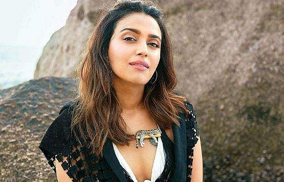 'കണ്ടാല്‍ ബുദ്ധി കൂടുതല്‍ തോന്നുമെന്ന് പറഞ്ഞ് അയാള്‍ എന്നെ ഒഴിവാക്കി'; തുടക്കകാലത്തെ അനുഭവം പങ്കുവെച്ച് സ്വര ഭാസ്‌കര്‍