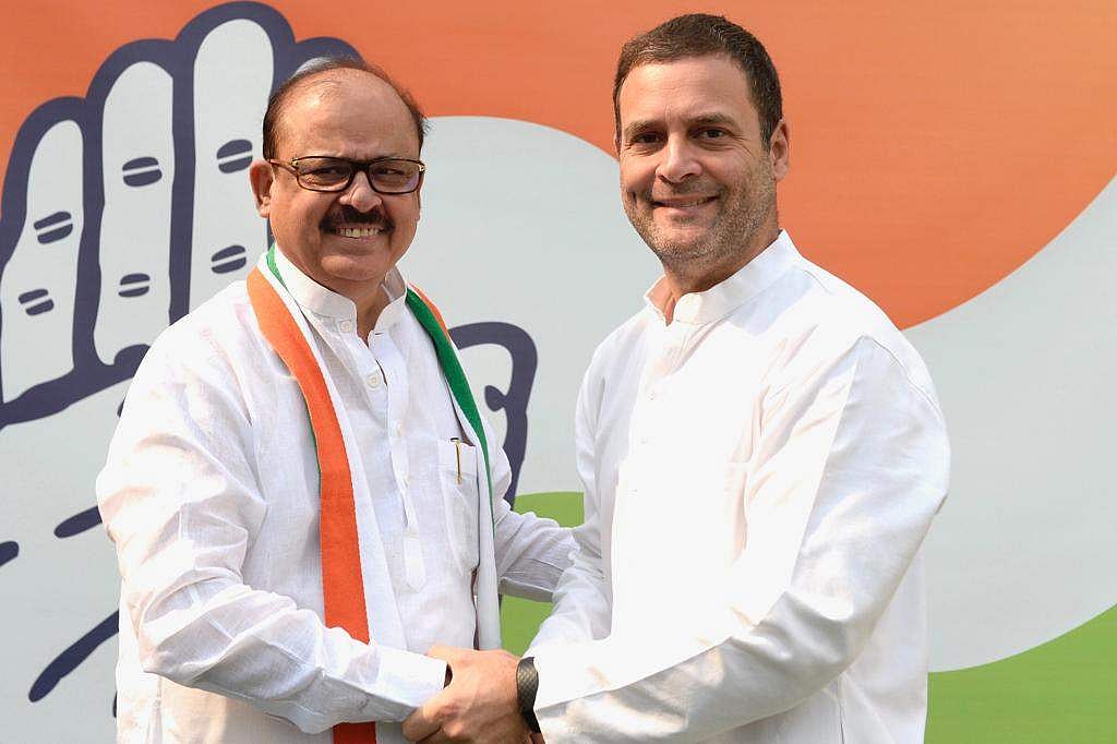രണ്ട് പതിറ്റാണ്ടിന് ശേഷം  താരിഖ് അൻവറിന് 'ഘർവാപസി' ; കോൺ​ഗ്രസിൽ ചേർന്നു