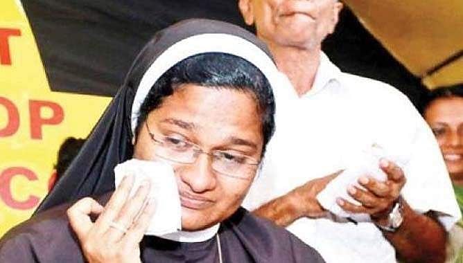 കരഞ്ഞുകൊണ്ട് പുറത്തിറങ്ങിയ സിസ്റ്റര് അനുപമയോട് ക്ഷമ ചോദിച്ചു