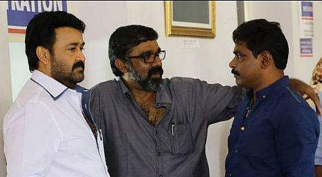 ചേട്ടാ, അവിടെ ഒരു മുറിയിലിട്ട് ലാല്‍ സാറിനെ ഷാജോണ്‍ ഇടിക്കുകയാണ്; അത് കണ്ട് നില്‍ക്കാന്‍ ആവുന്നില്ല; ആന്റണി പെരുമ്പാവൂര്‍ രഞ്ജിത്തിനോട് പറഞ്ഞു