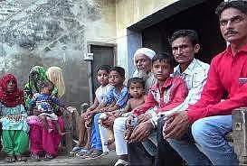 ഇനിയെങ്കിലും നീതി തരൂ ; മകന്റെ മരണം അന്വേഷിക്കുന്നതിന് വേണ്ടി മുസ്ലിം കുടുംബം ഹിന്ദു മതത്തിലേക്ക് മാറി