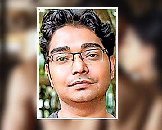 സെക്രട്ടേറിയറ്റിനു മുന്നിലെ നടപ്പാതയും തുണിക്കടകളും ബസുകളും പ്രധാന താവളങ്ങൾ, വിദ്യാർത്ഥിനികളുടെ 40 ലേറെ ചിത്രങ്ങൾ, 30 ഓളം വീഡിയോകളും മഹേഷ് അശ്ലീല വെബ്സൈറ്റിൽ പ്രചരിപ്പിച്ചെന്ന് പൊലീസ് 