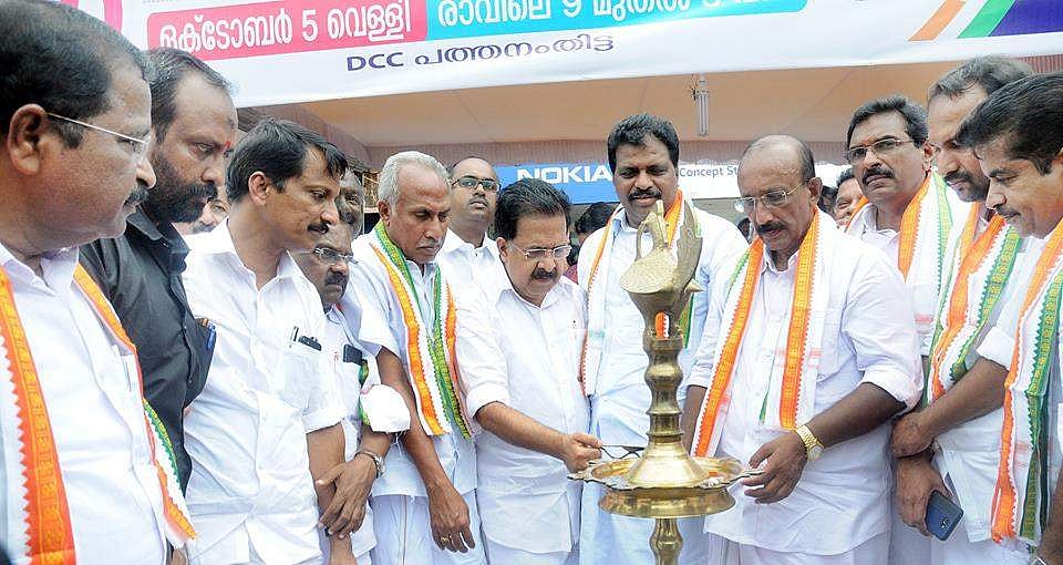 'ചെന്നിത്തല ഗാന്ധിയുടെ വീട്ടില് ഇപ്പോഴും നമ്പൂതിരി കട്ടിലുണ്ടോ?' ; പ്രതിപക്ഷ നേതാവിന് തുറന്ന കത്ത്