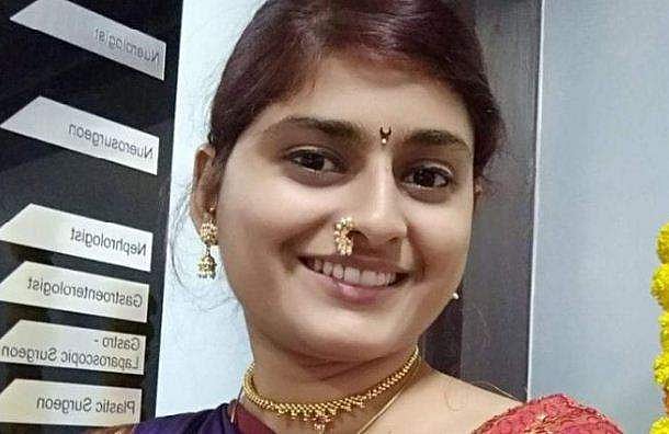 പട്ടത്തിന്റെ നൂല്‍ കഴുത്തില്‍ക്കുരുങ്ങി വനിതാ ഡോക്ടര്‍ക്ക് ദാരുണാന്ത്യം; രക്തം വാര്‍ന്ന് റോഡരികില്‍ കിടന്നത് അരമണിക്കൂര്‍