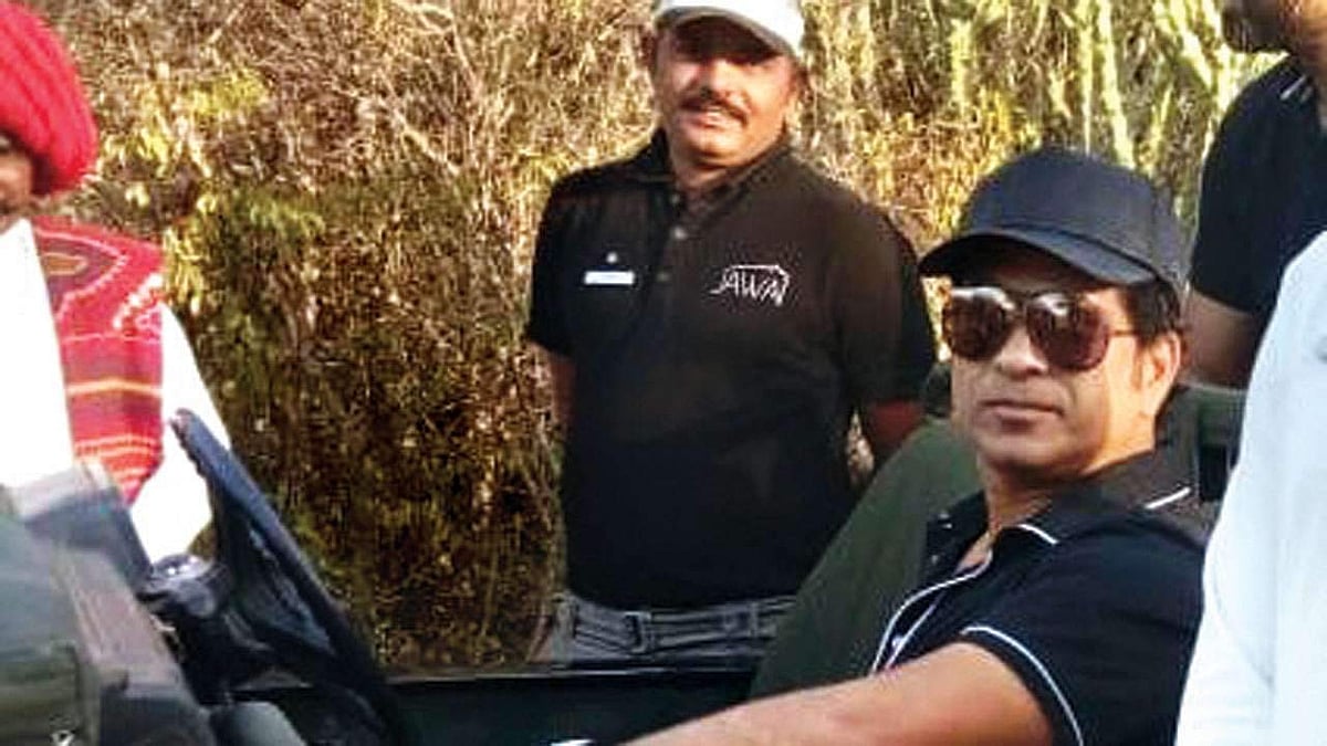 ''പുള്ളിപുലികള്ക്ക്'' നടുവില് അഞ്ജലിയുടെ ജന്മദിനം ആഘോഷമാക്കി സച്ചിന്