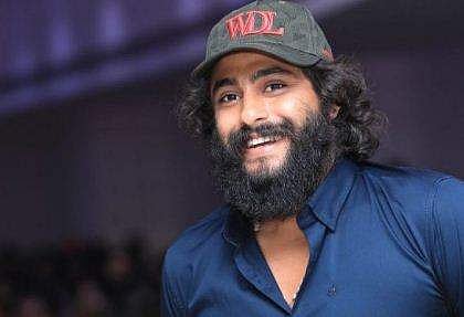 ജെല്ലിക്കെട്ടിന്റെ ചിത്രീകരണത്തിനിടെ നടന്‍ ആന്റണി വര്‍ഗീസിന് പരുക്ക്; ചുണ്ടിലും വായിലുമായി 10 തുന്നിക്കെട്ട്