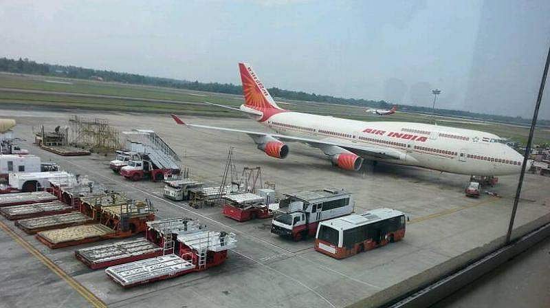 നെടുമ്പാശേരിയില്‍ പറന്നുയര്‍ന്ന വിമാനം അടിയന്തരമായി തിരിച്ചിറക്കി