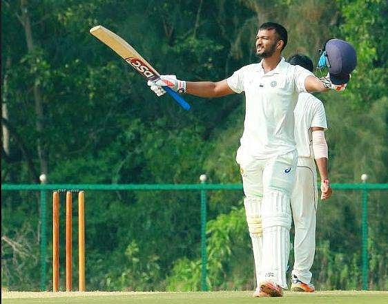 മികച്ച തുടക്കം; രഞ്ജിയിൽ കരുത്തോടെ കേരളം; ജലജ് സക്സേനയ്ക്ക് സെഞ്ച്വറി