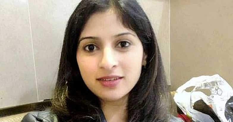 പ്രസവം അടുത്തിരുന്ന യുവതിയുടെ വയറ്റിലേക്ക് മുന്‍ ഭര്‍ത്താവ് അമ്പെയ്തു; അമ്മ മരിച്ചു, കുഞ്ഞിനെ പുറത്തെടുത്തു
