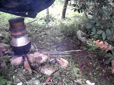 വ്യാജ വാറ്റില് പിതാവ് അറസ്റ്റില്, ജീപ്പ് തടഞ്ഞ് സാഹസികമായി രക്ഷിക്കാന് മക്കളുടെ ശ്രമം