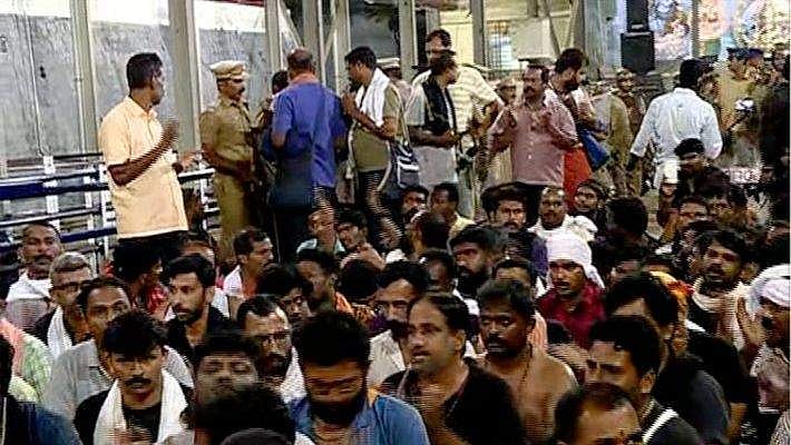 ദര്‍ശനത്തിന് സുരക്ഷ തേടി മൂന്നു യുവതികള്‍; കൊച്ചിയില്‍ വാര്‍ത്താസമ്മേളനം, വന്‍പ്രതിഷേധം